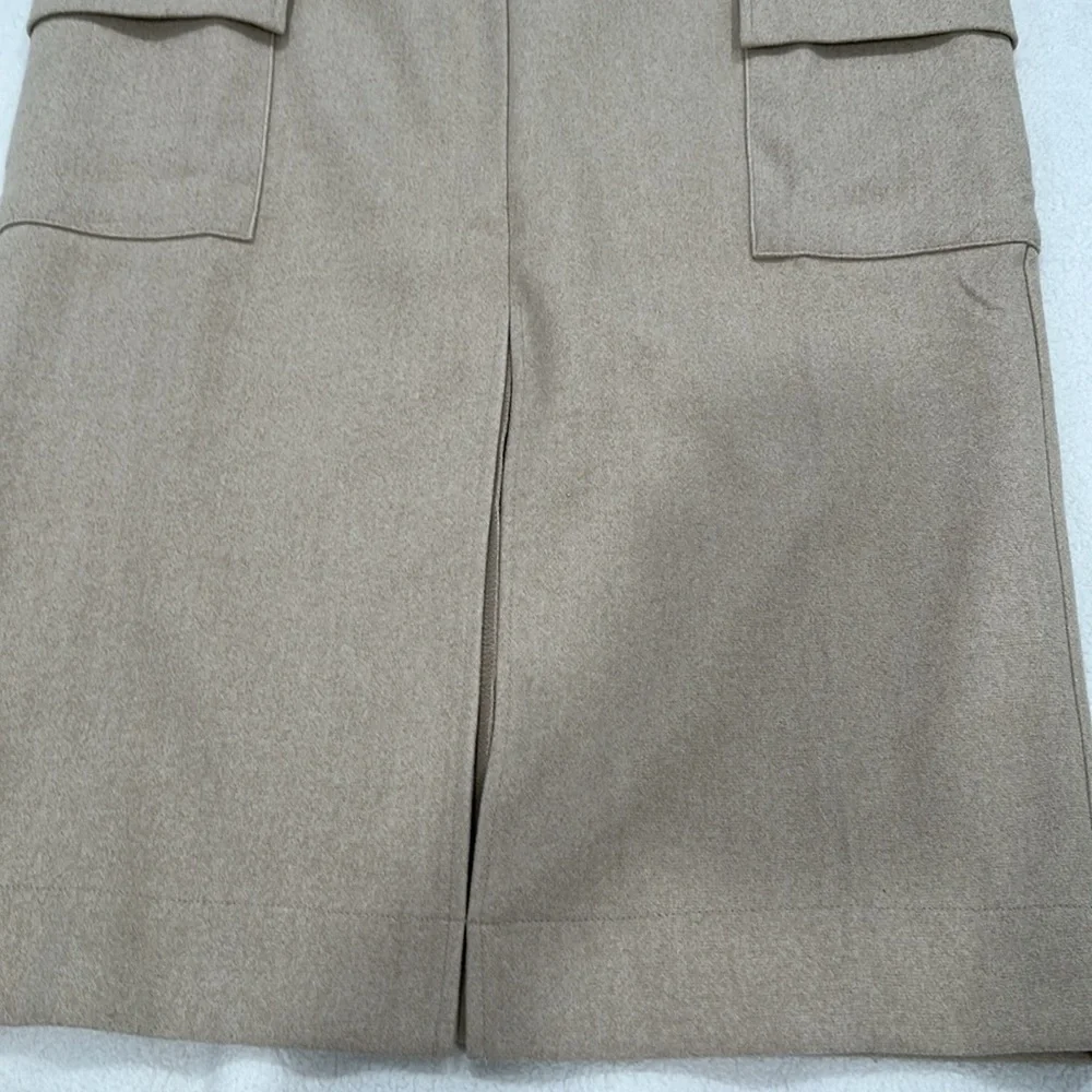 NWT Skirt Midi size L light tan light light khaki cargo packets - Picture 4 of 9